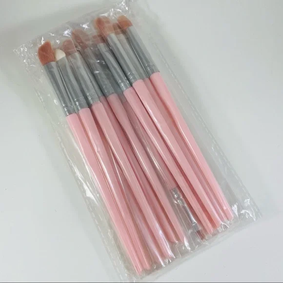 Full set of synthetic eye shadow brushes with blush pink handles - Picture 3 of 3